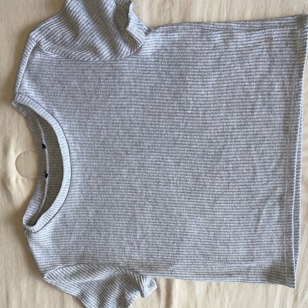 grey cropped top